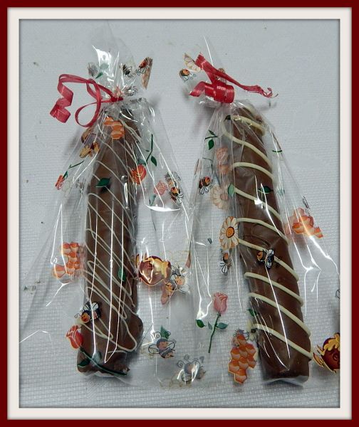 Canudo coberto com chocolates